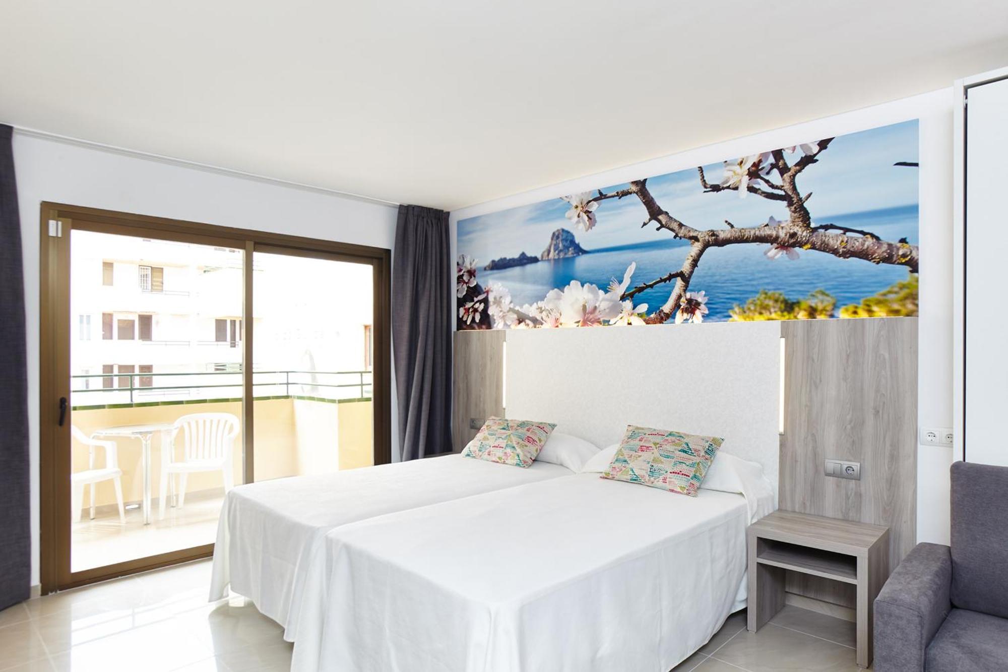 Apartamentos Mar I Vent (Adults Only) Sant Antoni de Portmany Exterior foto